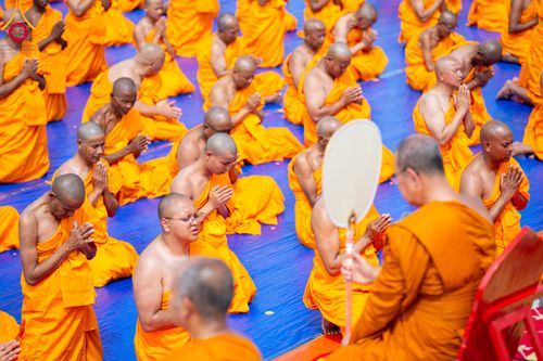 ภาพ No.314155:วันจันทร์ที่ 16 มีนาคม พ.ศ. 2569 พิธีถวายบาตรอัฐบริขาร และพิธีขอนิสัยแก่สามเณรธรรมทายาท 500 รูป ณ วิหารมายาเทวี ประเทศเนปาล