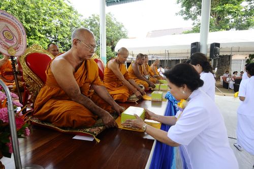 ภาพ No.2296:ภาพตักบาตรบ้านแป้ง