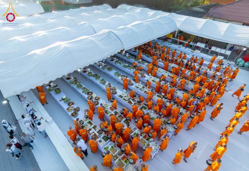 ภาพ No.289977:วันที่ 8 มกราคม พ.ศ. 2569 พิธีถวายภัตตาหารเป็นสังฆทาน แด่พระธรรมยาตรา ณ อนุสรณ์สถานคลองบางนางแท่น อ.สามพราน จ.นครปฐม ในโครงการธรรมยาตรา กตัญญูบูชา มหาปูชนียาจารย์ พระมงคลเทพมุนี(สด จนฺทสโร) พระผู้ปราบมาร อนุสรณ์สถาน 7 แห่ง ปีที่ 14