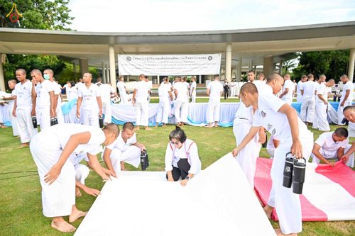 ภาพ No.341048:วันที่ 26 กรกฎาคม พ.ศ. 2569 โครงการพัฒนาคุณธรรม จริยธรรม สำหรับนักเรียนนายสิบตำรวจ (นสต.) รุ่นที่ 17 ศูนย์ฝึกอบรมตำรวจภูธรภาค 1 ได้จัดกิจกรรม ตักบาตรเพื่อน้อมอุทิศถวายเพื่อเป็นพระราชกุศลฯ  และปฏิบัติธรรม ติวธรรมมะ ณ ศูนย์ปฏิบัติธรรมเวิล์ดพีช วัลเล่ย์ (Wo