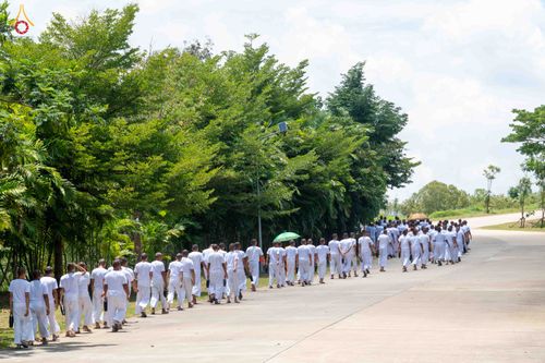ภาพ No.340569:วันที่ 24-25 กรกฎาคม พ.ศ. 2569 โครงการพัฒนาคุณธรรม จริยธรรม สำหรับนักเรียนนายสิบตำรวจ (นสต.) รุ่นที่ 17 ศูนย์ฝึกอบรมตำรวจภูธรภาค 1 ได้จัดกิจกรรม WalkRally สวดมนต์นั่งสมาธิ และฟังธรรมจากพระอาจารย์ ณ ศูนย์ปฏิบัติธรรมเวิล์ดพีช วัลเล่ย์ (World Peace Valley) 