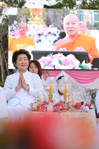 ภาพ No.293969:วันที่ 14 มกราคม พ.ศ. 2569 พิธีจุดประทีปถวายเป็นพุทธบูชา และบูชาธรรมมหาปูชนียาจารย์  ณ วัดสองพี่น้อง ต.ต้นตาล อ.สองพี่น้อง จ.สุพรรณบุรี ในโครงการธรรมยาตรา กตัญญูบูชา มหาปูชนียาจารย์ พระมงคลเทพมุนี(สด จนฺทสโร) พระผู้ปราบมาร อนุสรณ์สถาน 7 แห่ง ปีที่ 14