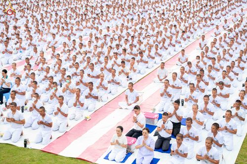 ภาพ No.341000:วันที่ 26 กรกฎาคม พ.ศ. 2569 โครงการพัฒนาคุณธรรม จริยธรรม สำหรับนักเรียนนายสิบตำรวจ (นสต.) รุ่นที่ 17 ศูนย์ฝึกอบรมตำรวจภูธรภาค 1 ได้จัดกิจกรรม ตักบาตรเพื่อน้อมอุทิศถวายเพื่อเป็นพระราชกุศลฯ  และปฏิบัติธรรม ติวธรรมมะ ณ ศูนย์ปฏิบัติธรรมเวิล์ดพีช วัลเล่ย์ (Wo