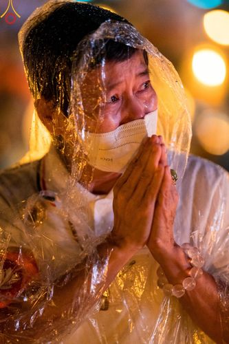 ภาพ No.118411:พิธีจุดประทีปถวายเป็นพุทธบูชา และบูชาธรรมมหาปูชนียาจารย์ พระมงคลเทพมุนี(สด จนฺทสโร) วันที่ 24 มกราคม พ.ศ. 2567 ณ อนุสรณ์สถานบางปลา อ.บางเลน จ.นครปฐม