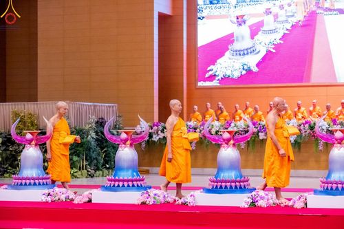 ภาพ No.154726:พิธีทอดผ้าป่าสมทบกฐินวัดพระธรรมกาย และสมทบกฐิน 30,000 วัดทั่วไทย ครั้งที่ 2 ณ สภาธรรมกายสากล วัดพระธรรมกาย วันอังคารที่ 17 กันยายน พ.ศ. 2567