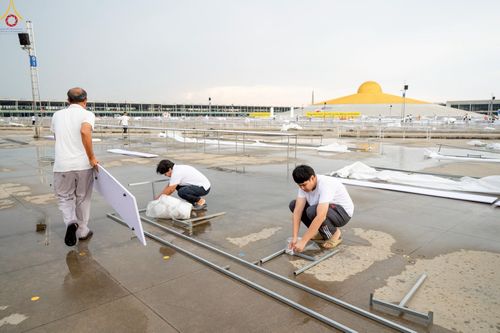 ภาพ No.225282:วันที่ 20 - 27 เมษายน พ.ศ. 2568 "ภาพแห่งความปลื้มที่ไม่มีวันจบ" คณะสงฆ์สามเณร เจ้าหน้าที่ และสาธุชน ร่วมแรงร่วมใจกันเตรียมงานและเก็บงาน เพื่อวันคุ้มครองโลก พิธีถวายมหาสังฆทานคณะสงฆ์ 40,000 กว่าวัดทั่วประเทศ