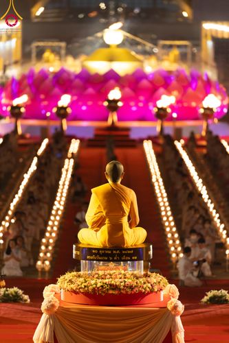 ภาพ No.90245:พิธีจุดประทีป 20,000 ดวง บูชาพระมหาธรรมกายเจดีย์ และบูชาพระมงคลเทพมุนี(สด จนฺทสโร) พระผู้ปราบมาร วันอังคารที่ 10 ตุลาคม พ.ศ. 2566 ณ ลานธรรมพระมหาธรรมกายเจดีย์ วัดพระธรรมกาย จ.ปทุมธานี