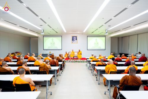 ภาพ No.323343:หลวงพ่อทัตตชีโว รองเจ้าอาวาสวัดพระธรรมกาย ถวายการต้อนรับปฏิสันถารคณะสงฆ์จากประเทศศรีลังกา