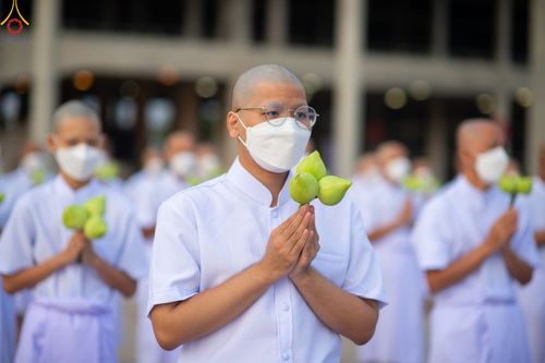 ภาพ No.84045:พิธีเวียนประทักษิณ พิธีวันทาเจดีย์ พิธีขอขมา และมอบผ้าไตร  ในโครงการบรรพชาอุปสมบทหมู่ธรรมทายาทรุ่นเข้าพรรษา และโครงการบรรพชาสามเณรโรงเรียนนานาชาติ รุ่นที่12 ในวันเสาร์ที่ 22 กรกฎาคม พ.ศ. 2566