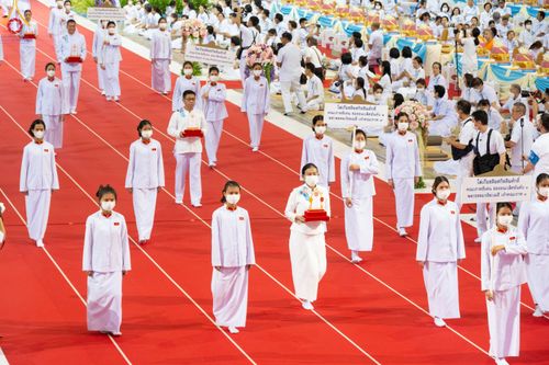 ภาพ No.85173:พิธีมุทิตาสักการะพระภิกษุ ผู้สอบได้เปรียญธรรม ๙ ประโยคระดับโลก, พิธีมอบโล่เกียรติยศและทุนการศึกษา สำนักเรียนบาลีดีเด่นทั่วประเทศ ในวันสมาธิโลก อาทิตย์ที่ 6 สิงหาคม พ.ศ. 2566 ณ สภาธรรมกายสากล วัดพระธรรมกาย