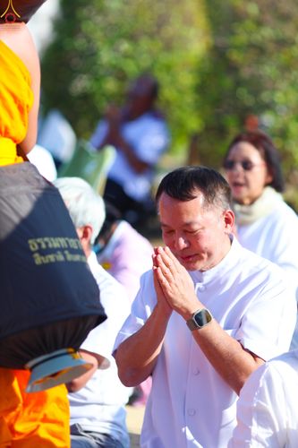 ภาพ No.293072:วันที่ 11 มกราคม พ.ศ. 2569 พิธีต้อนรับพระธรรมยาตรา ณ อนุสรณ์สถานลำดับที่ 3 (ภาพชุดที่ 2) สถานที่เกิดในเพศสมณะ วัดสองพี่น้อง อำเภอสองพี่น้อง จังหวัดสุพรรณบุรี ในโครงการธรรมยาตรา กตัญญูบูชา มหาปูชนียาจารย์ พระมงคลเทพมุนี(สด จนฺทสโร) พระผู้ปราบมาร อนุสรณ์สถ