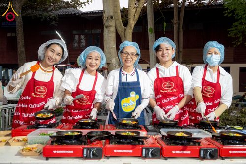 ภาพ No.293821:วันที่ 14 มกราคม พ.ศ. 2569  พิธีถวายภัตตาหารเป็นสังฆทาน แด่พระธรรมยาตรา  ณ วัดสองพี่น้อง ต.ต้นตาล อ.สองพี่น้อง จ.สุพรรณบุรี  ในโครงการธรรมยาตรา กตัญญูบูชา มหาปูชนียาจารย์  พระมงคลเทพมุนี(สด จนฺทสโร) พระผู้ปราบมาร  อนุสรณ์สถาน 7 แห่ง ปีที่ 14