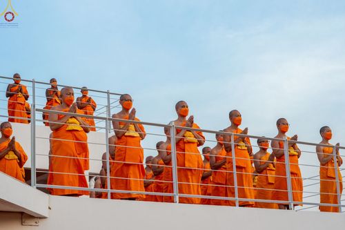 ภาพ No.74339:พุทธบุตรธรรมยาตรา ปฏิบัติธรรมและบันทึกภาพประวัติศาสตร์ ในโครงการธรรมยาตรากตัญญูบูชา มหาปูชนียาจารย์ พระมงคลเทพมุนี(สด จนฺทสโร) พระผู้ปราบมาร อนุสรณ์สถาน 7 แห่ง ปีที่ 11 ณ อนุสรณ์สถานลำดับที่ 6 สถานที่ค้นคว้าและเผยแผ่วิชาธรรมกาย วัดปากน้ำภาษีเจริญ กรุงเทพ