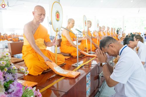 ภาพ No.348220:วันที่ 10 กันยายน พ.ศ.2569 พิธีสวดพระพุทธมนต์ และถวายภัตตาหารเป็นสังฆทาน เนื่องในวันครบ 26 ปี วันคล้ายละสังขาร คุณยายอาจารย์มหารัตนอุบาสิกาจันทร์ ขนนกยูง ณ หอฉันคุณยายอาจารย์ฯ วัดพระธรรมกาย