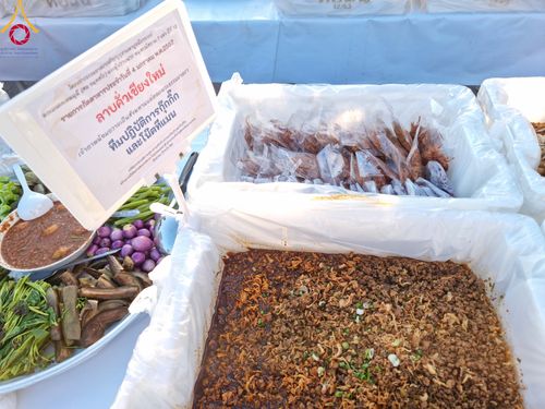 ภาพ No.106047:พิธีถวายภัตตาหารเป็นสังฆทาน แด่คณะพระธรรมยาตราฯ ในโครงการธรรมยาตรากตัญญูบูชา มหาปูชนียาจารย์ พระมงคลเทพมุนี(สด จนฺทสโร) พระผู้ปราบมาร อนุสรณ์สถาน 7 แห่ง ปีที่ 12 วันที่ 3 มกราคม พ.ศ. 2567 ณ อนุสรณ์สถานโลตัสแลนด์ จ.สุพรรณบุรี