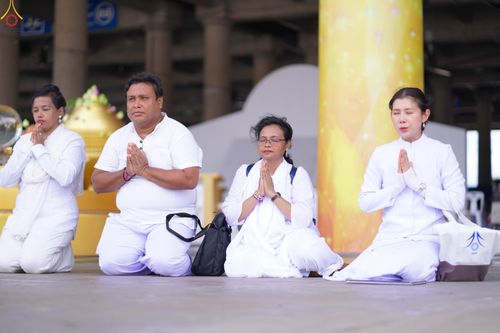 ภาพ No.330012:วันที่ 17-27 พฤษภาคม พ.ศ.2569 การต้อนรับชาวต่างชาติจากประเทศญี่ปุ่น เมียนมาร์ บังคลาเทศ อินเดีย เนปาล และศรีลังกา มาเยี่ยมชมและสักการะพระมหาธรรมกายเจดีย์ ณ วัดพระธรรมกาย