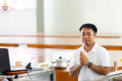 ภาพ No.326723:วันที่ 1 พฤษภาคม พ.ศ.2569 พิธีบุพเปตพลี ครั้งที่ 181 ร่วมอุทิศบุญแด่หมู่ญาติที่ล่วงลับไปแล้ว และสืบทอดอายุพระพุทธศาสนา ณ หอฉันคุณยายอาจารย์ฯ วัดพระธรรมกาย