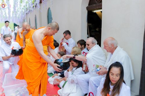 ภาพ No.286159:วันที่ 13 กรกฎาคม พ.ศ. 2568  พิธีทอดผ้าป่าฉลอง 13 ปี  วัดพระธรรมกายสวิตเซอร์แลนด์