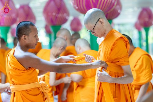ภาพ No.321391:วันเสาร์ที่ 11 เมษายน พ.ศ.2569 พิธีขอบรรพชา พิธีขอสรณคมณ์และศีล, พิธีถวายบาตร พิธีอุปสมบท โครงการอุปสมบทหมู่ บูชาธรรมหลวงพ่อธัมมชโย พ.ศ.2569 โครงการอุปสมบทหมู่ธรรมทายาท ระดับอุดมศึกษา รุ่น 53 (ภาคฤดูร้อน) ณ วัดพระธรรมกาย ปทุมธานี