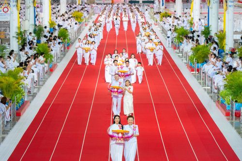 ภาพ No.345629:วันพฤหัสบดีที่ 27 สิงหาคม พ.ศ.2569 พิธีทอดผ้าป่าเพื่อถวายอุปกรณ์สื่อโสตทัศน์ อาคาร 82 ปี หลวงพ่อธัมมชโย พิธีทอดผ้าป่าสมทบกฐินวัดพระธรรมกาย และสมทบกฐิน 30,000 กว่าวัดทั่วไทย ครั้งที่ 1 ประจำปี พุทธศักราช 2569 ณ วัดพระธรรมกาย ปทุมธานี