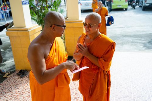 ภาพ No.137664:พิธีตักบาตร พิธีถวายสังฆทานแด่คณะสงฆ์ 323 วัด พิธีทำบุญอุทิศส่วนกุศลแด่ผู้วายชนม์ ในเหตุการณ์ความไม่สงบ 4 จังหวัดชายแดนภาคใต้ ปีที่ 20 ครั้งที่ 169 และพิธีมอบกองทุนหนุนแรงใจช่วยครูใต้ ปีที่ 17 ครั้งที่ 134 วันที่ 25 พฤษภาคม พ.ศ.2567 อ.ตากใบ จ.นราธิวาส