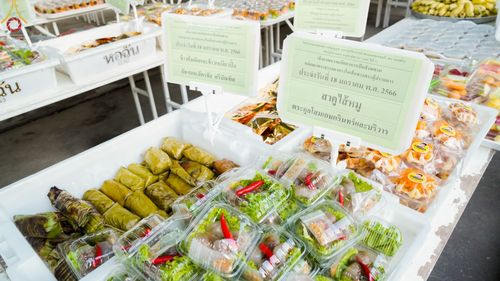 ภาพ No.72168:พิธีถวายภัตตาหารเป็นสังฆทาน แด่คณะพระธรรมยาตราฯ ในโครงการธรรมยาตรากตัญญูบูชา มหาปูชนียาจารย์ พระมงคลเทพมุนี(สด จนฺทสโร) พระผู้ปราบมาร อนุสรณ์สถาน 7 แห่ง ปีที่ 11 วันที่ 18 มกราคม พ.ศ. 2566