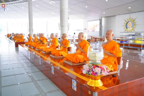 ภาพ No.317629:วันพฤหัสบดีที่ 2 เมษายน พ.ศ.2569 พิธีบุพเปตพลี ครั้งที่ 180 ณ หอฉันคุณยายอาจารย์ฯ วัดพระธรรมกาย