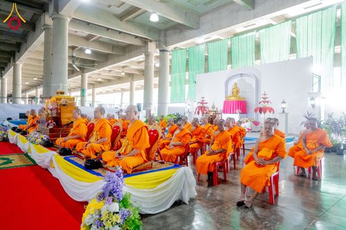 ภาพ No.336554:วันอาทิตย์ที่ 21 มิถุนายน 2569  พิธีตักบาตรพระใหม่ โครงการอุปสมบทหมู่ รุ่นผู้บริหาร  ณ วิหารคด วัดพระธรรมกาย