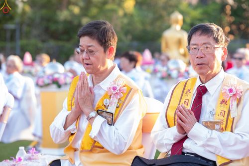 ภาพ No.332941:วันอาทิตย์ที่ 31 พฤษภาคม พ.ศ. 2569 วันวิสาขบูชา ณ วัดพระธรรมกายแคลิฟอร์เนีย  ประเทศสหรัฐอเมริกา