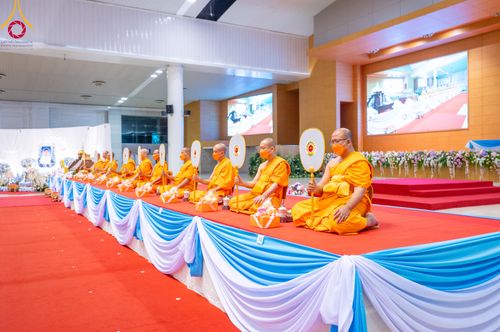 ภาพ No.91037:พิธีบำเพ็ญกุศลสวดพระอภิธรรม  อุบาสกถาวร พรหมถาวร (อุบาสกผู้ปั้นพระ) คืนที่ 6 วันพฤหัสบดีที่ 19 ตุลาคม พ.ศ. 2566 ณ ห้องแก้วสารพัดนึก 1 สภาธรรมกายสากล วัดพระธรรมกาย จ.ปทุมธานี