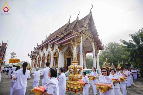 ภาพ No.298969:วันที่ 20 มกราคม พ.ศ. 2569 พิธีทอดผ้าป่าทำนุบำรุงศาสนสถาน ณ วัดใหม่นพรัตน์ ต.เนินพระปรางค์ อ.สองพี่น้อง จ.สุพรรณบุรี ในโครงการธรรมยาตรา กตัญญูบูชา มหาปูชนียาจารย์ พระมงคลเทพมุนี(สด จนฺทสโร) พระผู้ปราบมาร อนุสรณ์สถาน 7 แห่ง ปีที่ 14