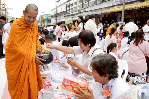 ภาพ No.245428:วันอาทิตย์ที่ 14 กันยายน พ.ศ. 2568 ตักบาตรพระ 555 รูป มหากุศล  น้อมถวายเป็นพุทธบูชา ณ หอนาฬิกาเบตง อ.เบตง จ.ยะลา