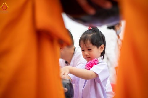 ภาพ No.118645:พิธีตักบาตรพระธรรมยาตรา ปีที่ 12 ณ อนุสรณ์สถานลำดับที่ 5 สถานที่เผยแผ่วิชชาธรรมกายครั้งแรก อนุสรณ์สถานบางปลา จ.นครปฐม วันที่ 25 มกราคม พ.ศ. 2567