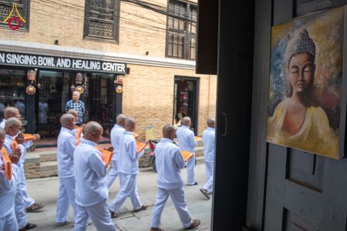 ภาพ No.129890:พิธีตัดปอยผมและแห่นาคธรรมทายาท ในโครงการบรรพชา 1,250 รูป ณ แดนประสูติ สวนลุมพินี ประเทศเนปาล วันที่ 2 มีนาคม พ.ศ. 2567