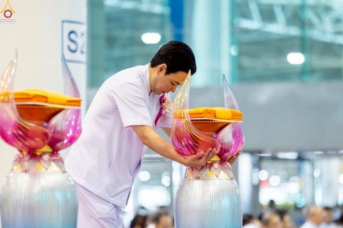 ภาพ No.240871:วันพุธที่ 27 สิงหาคม พ.ศ. 2568 พิธีทอดผ้าป่าเพื่อสร้างอาคาร  82 ปี หลวงพ่อธัมมชโย สมทบกฐินวัดพระธรรมกาย และกฐิน 30,000 วัดทั่วประเทศ ครั้งที่ 1