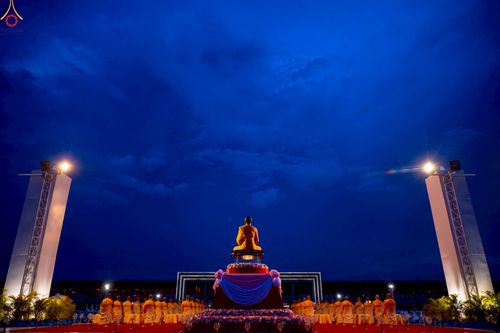 ภาพ No.253072:วันที่ 10 ตุลาคม พ.ศ. 2568 พิธีปลูกต้นทรัพย์บานชื่น ณ ลานธรรม วัดพระธรรมกาย