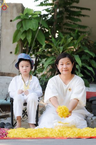 ภาพ No.110567:พิธีต้อนรับพระธรรมยาตรา ในโครงการธรรมยาตรากตัญญูบูชา มหาปูชนียาจารย์ พระมงคลเทพมุนี(สด จนฺทสโร) พระผู้ปราบมาร อนุสรณ์สถาน 7 แห่ง ปีที่ 12 วันที่ 11 มกราคม พ.ศ. 2567 ณ อนุสรณ์สถานลำดับที่ 3 สถานที่เกิดใหม่ในเพศสมณะ วัดสองพี่น้อง จ.สุพรรณบุรี