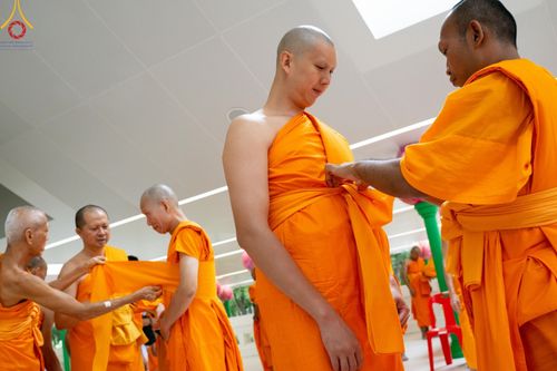 ภาพ No.156843:พิธีบรรพชาอุปสมบท ธรรมทายาท โครงการอุปสมบทหมู่บูชาธรรมครบรอบ 107 ปี วันครูผู้ค้นพบวิชชาธรรมกาย ณ โบสถ์พระไตรปิฏก วัดพระธรรมกาย วันเสาร์ที่ 14 กันยายน พ.ศ. 2567