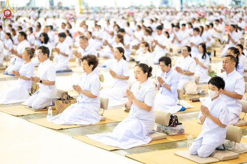 ภาพ No.151342:พิธีบูชาข้าวพระ ในวันอาทิตย์ต้นเดือน วันที่ 1 กันยายน พ.ศ. 2567 ณ สภาธรรมกายสากล วัดพระธรรมกาย