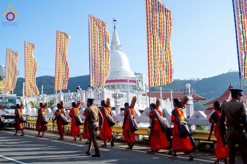 ภาพ No.226429:วันที่ 7-10 พฤษภาคม พ.ศ. 2568 โครงการเดินธรรมยาตรา สยาม-ลังกา ธรรมยาตรา ฉลองเทศกาลวิสาขบูชาแห่งชาติ ศรีลังกา บูชาธรรม 81 ปี หลวงพ่อธัมมชโย เมืองนูวราอิลิยา ประเทศศรีลังกา