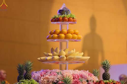 ภาพ No.136743:พิธีตักบาตร พิธีบูชาข้าวพระ ในวันอาทิตย์ต้นเดือนที่ 5 พฤษภาคม พ.ศ. 2567 ณ วัดพระธรรมกาย จ.ปทุมธานี