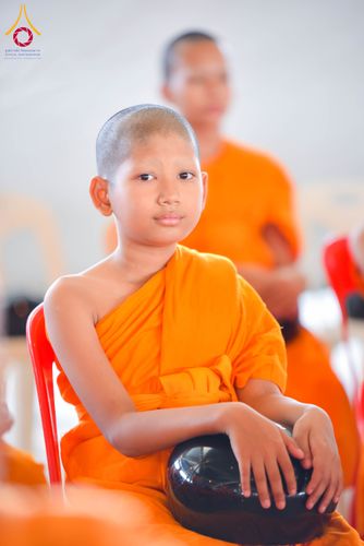 ภาพ No.320757:วันที่ 11 เมษายน พ.ศ.2569 พิธีตักบาตรฉลองสามเณรใหม่ โครงการบรรพชาสามเณรกล้าตะวัน ณ มหารัตนวิหาคด คอร์ 25 ชั้น 2 วัดพระธรรมกาย