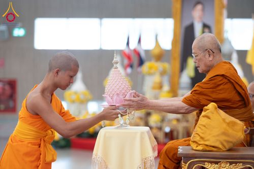 ภาพ No.346694:วันพฤหัสบดี 27 สิงหาคม พ.ศ.2569 พิธีมอบรางวัลแก่สามเณรทรงพระปาฏิโมกข์ปีที่ 4/2569