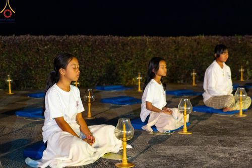 ภาพ No.125278:พิธีจุดโคมมาฆประทีป เพื่อถวายเป็นพุทธบูชา ณ เจดีย์สวรรค์ วัดบ้านขุน  อำเภอฮอด จังหวัดเชียงใหม่ วันเสาร์ที่ ๒๔ กุมภาพันธ์ พ.ศ. ๒๕๖๗