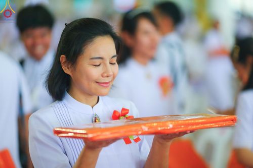 ภาพ No.160083:พิธีทอดผ้าป่าสมทบกฐินวัดพระธรรมกาย และสมทบกฐิน 30,000 วัดทั่วไทย ครั้งที่ 3 ณ สภาธรรมกายสากล วัดพระธรรมกาย วันพฤหัสบดีที่ 10 ตุลาคม พ.ศ. 2567