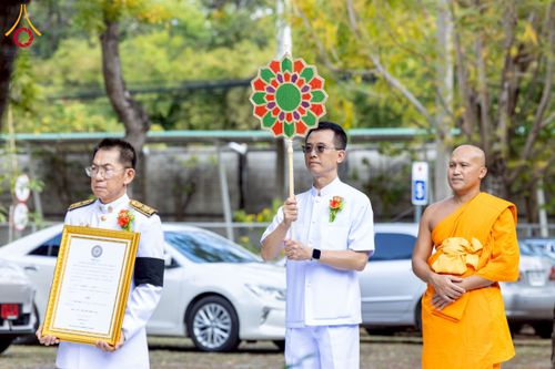 ภาพ No.276649:วันเสาร์ที่ 6 ธันวาคม พ.ศ. 2568 พิธีมุทิตาสักการะ เนื่องในโอกาสที่พระเดชพระคุณพระพรหมดิลก เจ้าอาวาสวัดสามพระยา วรวิหาร เมตตาเป็นประธานในพิธีตั้งฐานานุกรมใน พระราชวิเทศวชิรเวที (บัณฑิต วรปญฺโญ) ผู้ช่วยเจ้าอาวาสวัดพระธรรมกาย (ไวโรจน์ วิโรจโน) ผู้ช่วยเจ้าอา