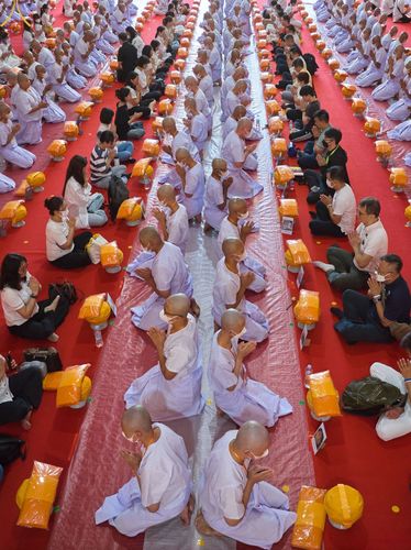 ภาพ No.67936:พิธีขอขมามอบผ้าไตรและบาตร แด่นาคธรรมทายาท ณ ประเทศอินโดนีเซีย เมื่อวันที่ 17 ธันวาคม พ.ศ. 2565