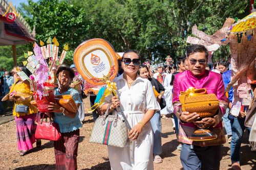 ภาพ No.177294:พิธีทอดกฐิน ณ วัดประชานิมิตร ต.คลองตะเกรา อ.ท่าตะเกียบ จ.ฉะเชิงเทรา ในโครงการทอดกฐินสามัคคีทั่วไทย 30,000 วัด บูชาธรรม 80 ปี หลวงพ่อธัมมชโย โดยคณะศิษยานุศิษย์วัดพระธรรมกาย วันที่ 2 พฤศจิกายน พ.ศ. 2567