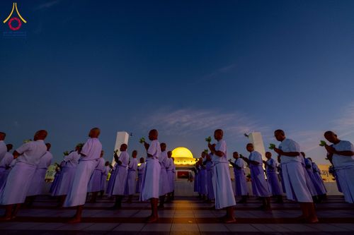 ภาพ No.276570:วันเสาร์ที่ 6 ธันวาคม  พ.ศ. 2568 พิธีเวียนประทักษิณและพิธีวันทาเจดีย์ โครงการอุปสมบทบูชาธรรมมหาปูชนียาจารย์ ประจำปี พ.ศ.2568 โครงการบวชพระนานาชาติ AEC และ WAB รุ่น CEO (นักบริหาร) รุ่นที่ 5 ณ มหาธรรมกายเจดีย์ วัดพระธรรมกาย