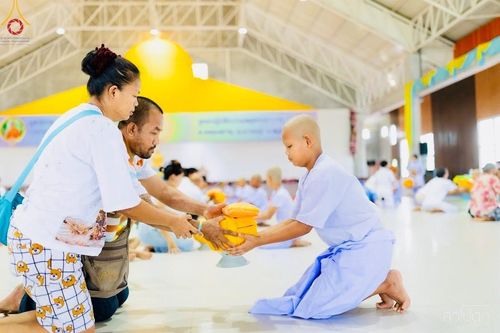 ภาพ No.63213:พิธีบรรพชาสามเณร ฟื้นฟูพระพุทธศาสนาทั่วไทย ณ ศูนย์ปฏิบัติธรรมสมุทรปราการ ต.คลองด่าน อ.บางบ่อ จ.สมุทรปราการ วันที่ 6 และ 9 เมษายน พ.ศ. 2567